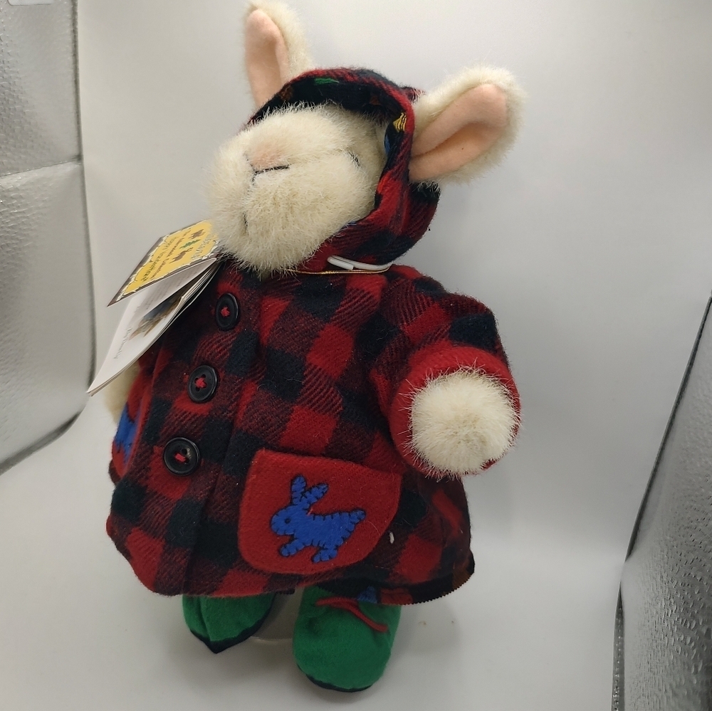 Hoppy Vanderhare "All Spruced Up" Rabbit - The Adirondack Collection! - Picture 8 of 10